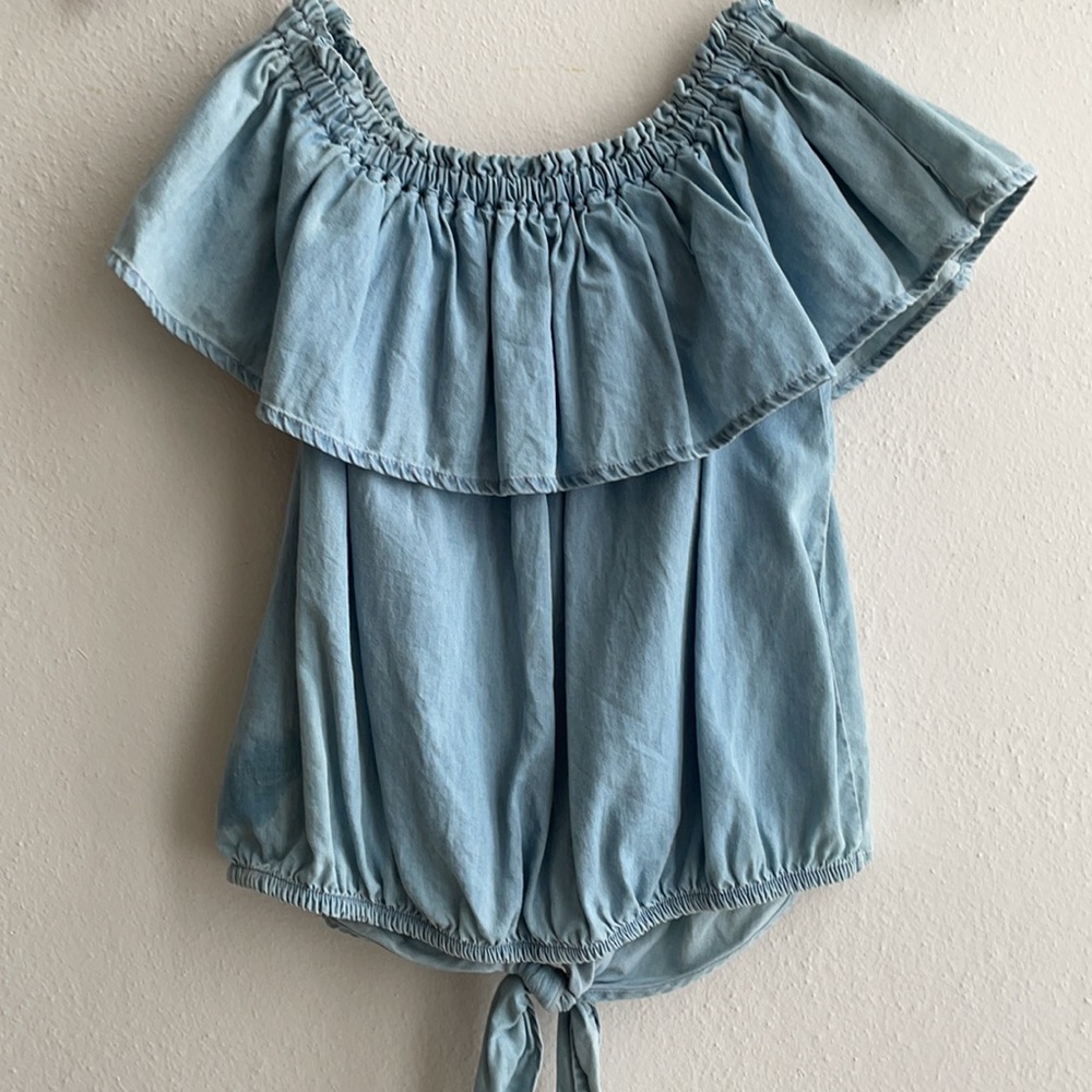 Off-shoulder top - Picture 2 of 3